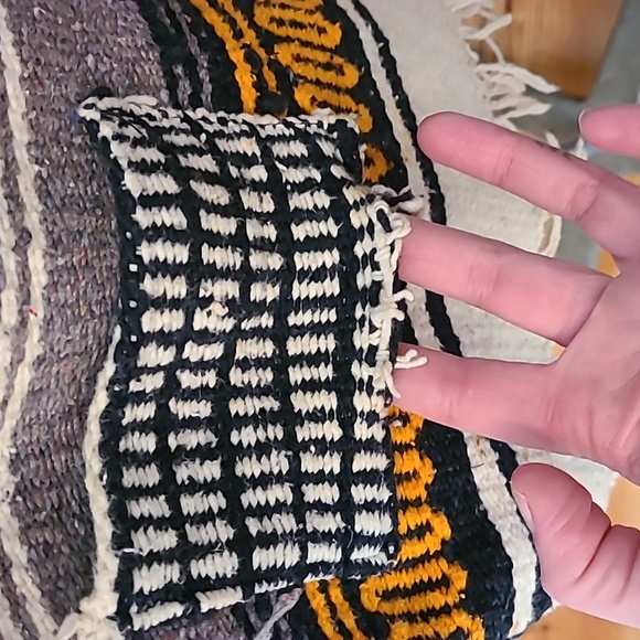 VTG Serape Poncho Wool Blanket Vest with Fringe. Western, Boho, Festival Pattern - Picture 7 of 11